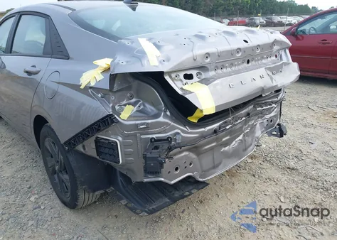 2023 Hyundai Elantra Sel z USA, uszkodzony, nr VIN KMHLM4AG9PU586152